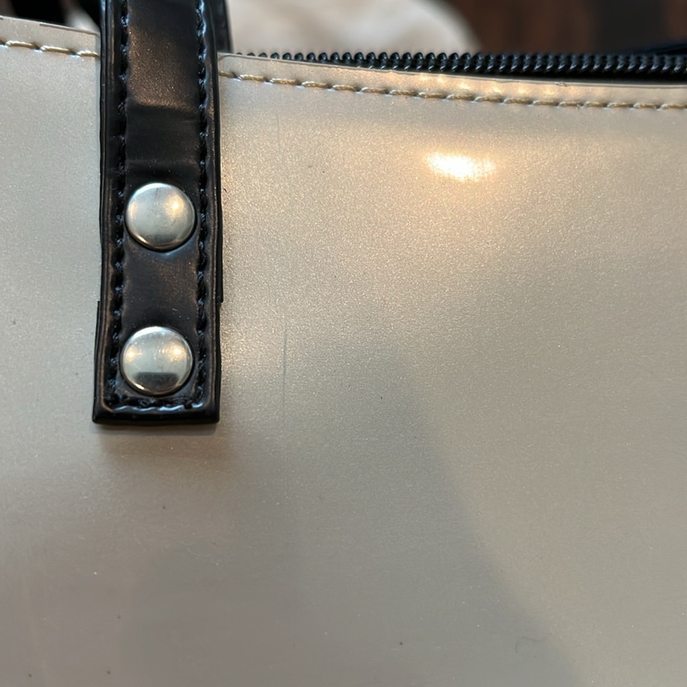 Beijo Silver Purse with Bag - Picture 15 of 15